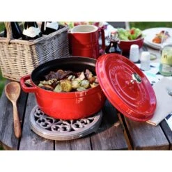 Staub Gietijzeren Braadpan 26 Cm / 5,25 L, Rond, Kersenrood -Keukenbenodigdheden 000017190