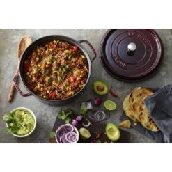 Staub Gietijzeren Braadpan 28 Cm / 6,75 L, Rond, Grenadine Rood -Keukenbenodigdheden 000017580