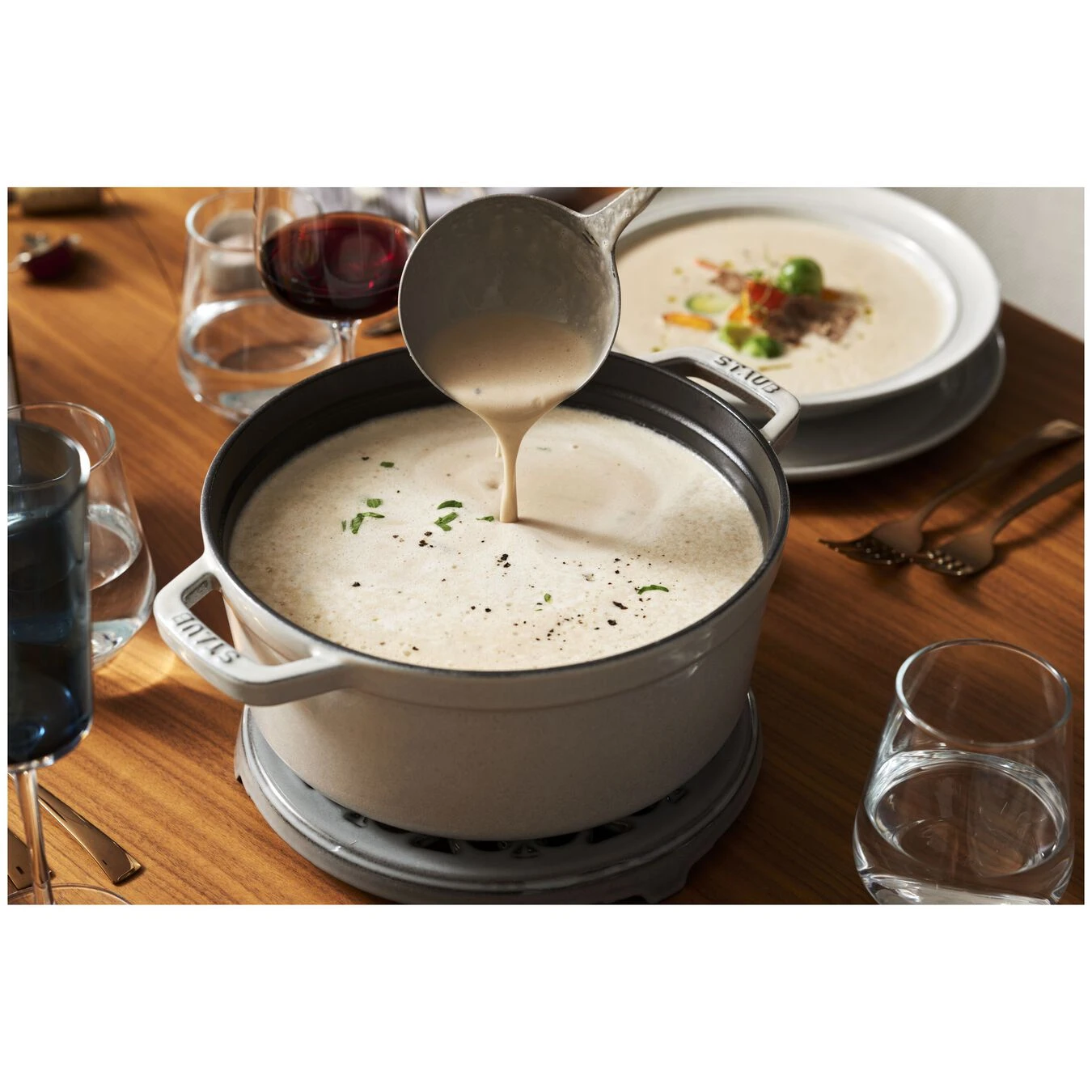 Staub Gietijzeren Braadpan 28 Cm / 6,75 L, Rond, White Truffle 7 Staub Gietijzeren Braadpan 28 Cm / 6,75 L, Rond, White Truffle - Afbeelding 5
