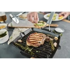 Staub Grillpan Met Schenktuit 24 X 24 Cm, Zwart -Keukenbenodigdheden 424418857
