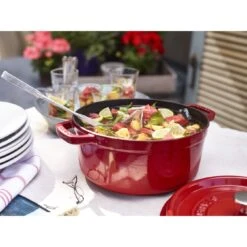 Staub Gietijzeren Braadpan 24 Cm / 3,8 L, Rond, Kersenrood -Keukenbenodigdheden 750036202
